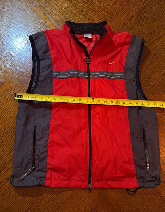 Nike - Picture 1 of 10